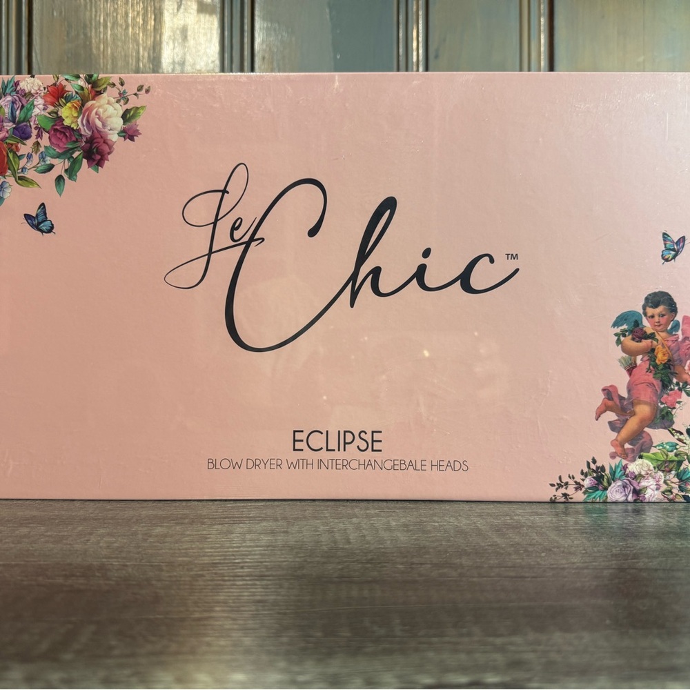 Chic Eclipse Blow Dryer with interchangabale heads